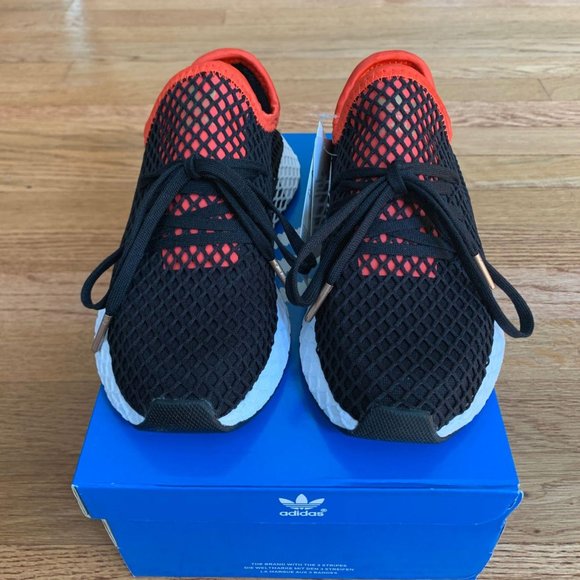deerupt runner black